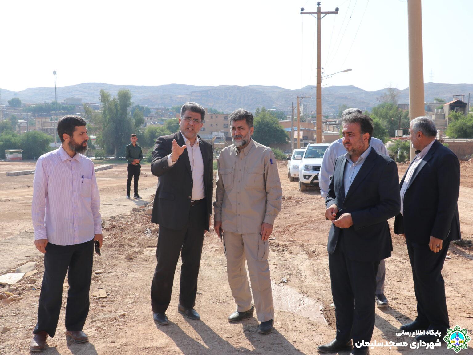 بازدید میدانی مدیرکل امورشهری و شوراهای استانداری خوزستان و شهردار مسجدسلیمان از پروژه جاده دسترسی فرودگاه