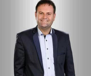 احمد خداوردی جهت حضور در انتخابات شورای شهر مسجدسلیمان ثبت نام کرد